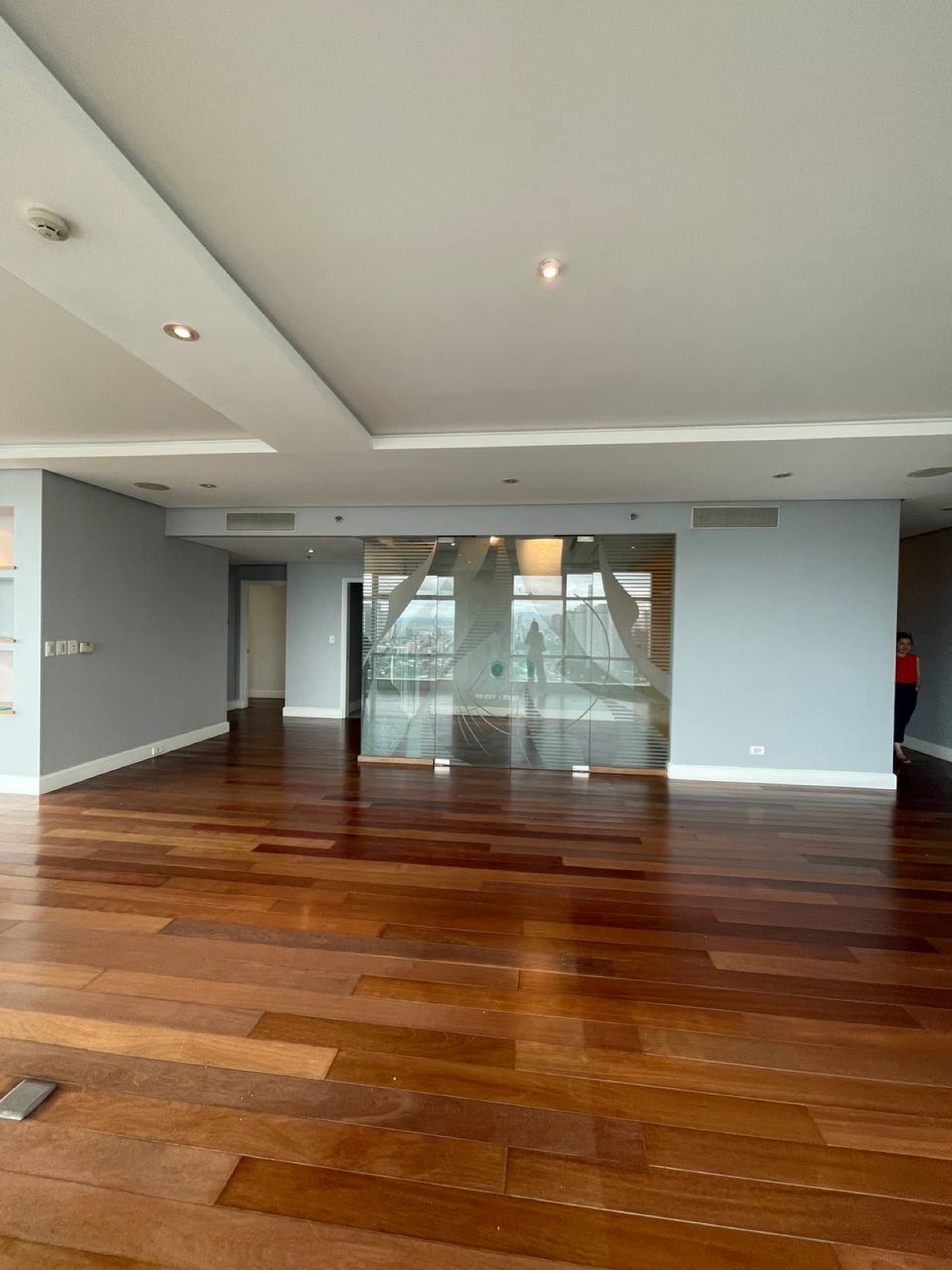 For Sale 3 Bedroom in One Roxas Triangle, Makati City, photo 3 of 17