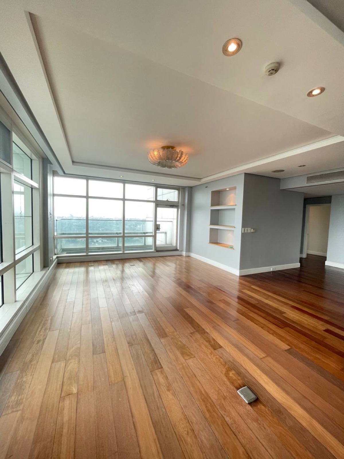 For Sale 3 Bedroom in One Roxas Triangle, Makati City, photo 4 of 17