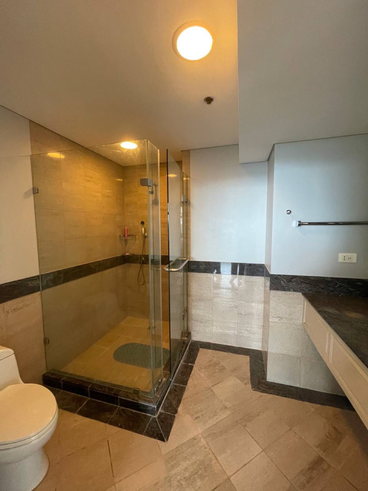 For Sale 3 Bedroom in One Roxas Triangle, Makati City, photo 6 of 17