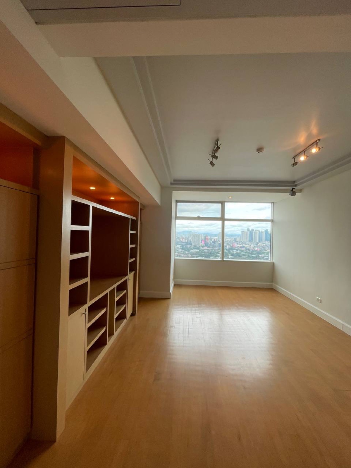 For Sale 3 Bedroom in One Roxas Triangle, Makati City, photo 7 of 17